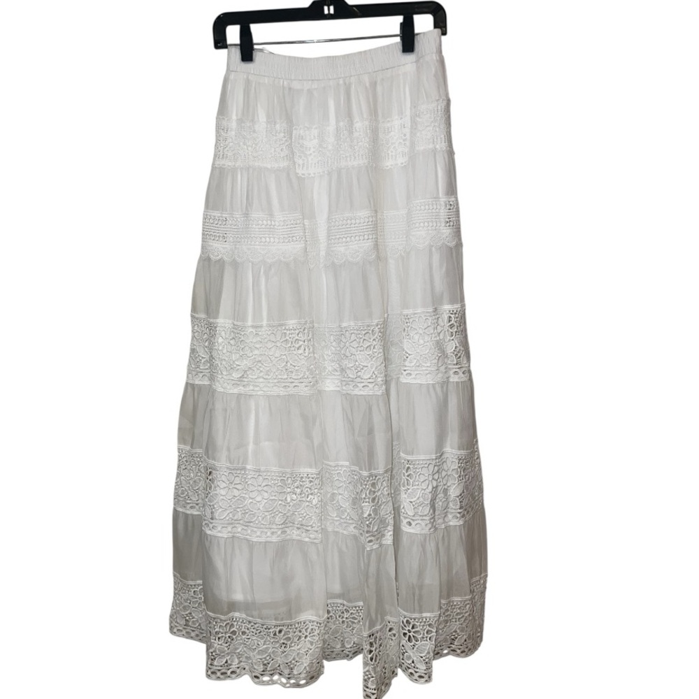 COMMENSE Lace Trim Tiered Skirt Set
COLOR - White two piece set NWT size Medium - Picture 6 of 15